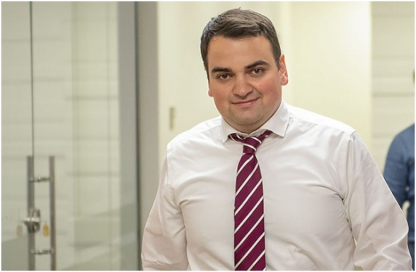 Правоохранители проводят обыск в доме председателя совета директоров ЭСА Нарека Карапетяна